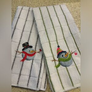 Snowmen ⛄️ set Of 2 kitchen Towels Custom Embroidered